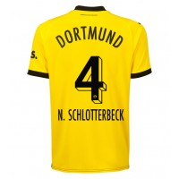 Camisa de Futebol Borussia Dortmund Nico Schlotterbeck #4 Equipamento Principal 2023-24 Manga Curta